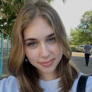 files/Girl34FR.webp